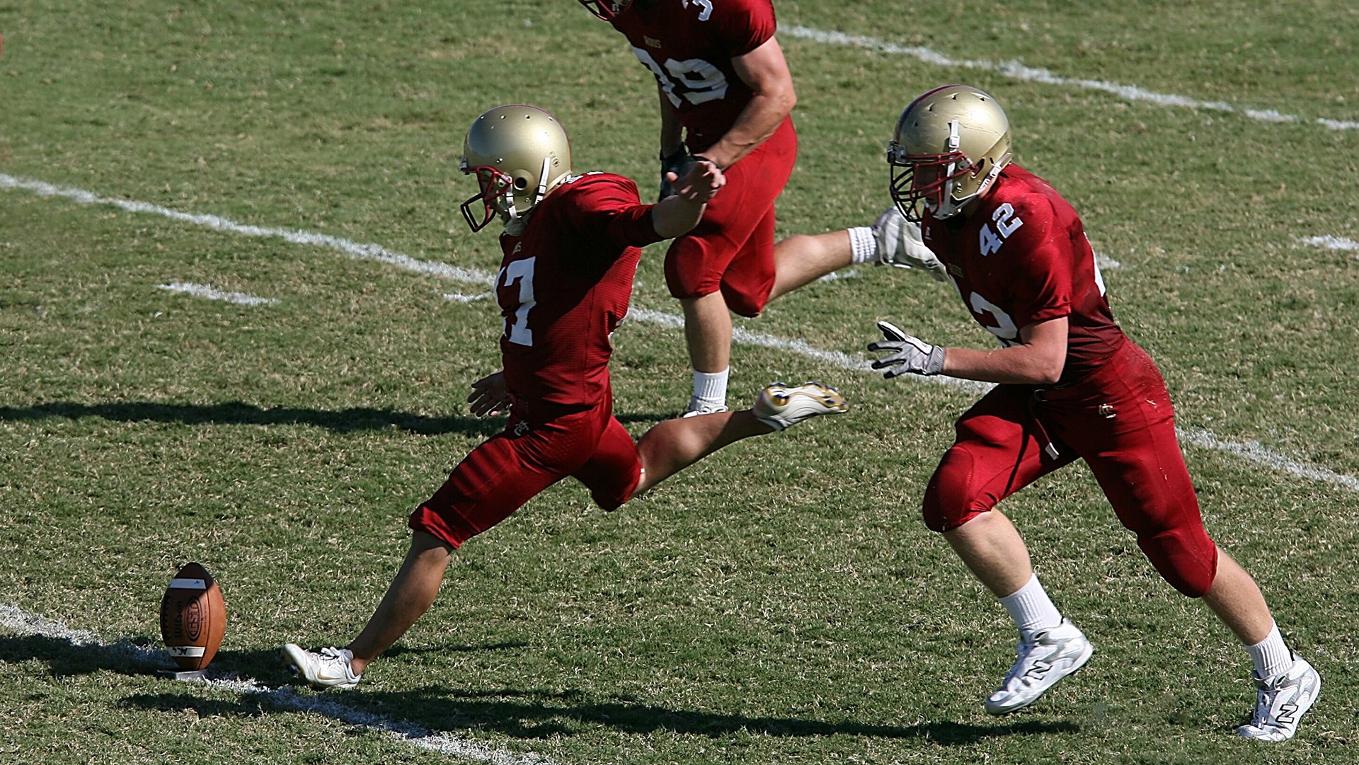 欧冠赛场上的感人瞬间，球迷热泪盈眶，欧冠史上最经典的比赛